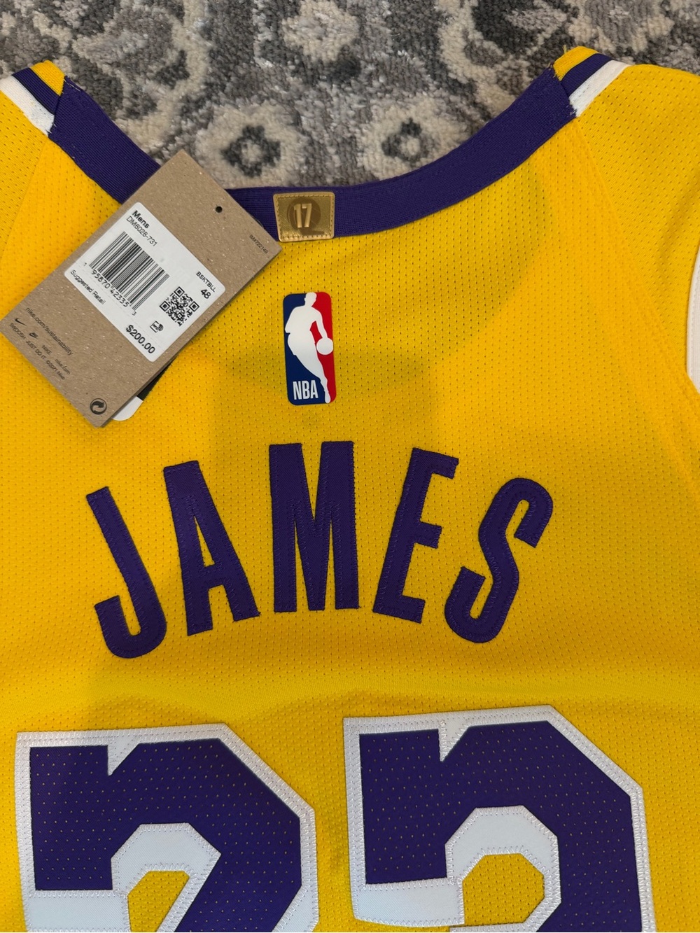 LeBron James Lakers Nike Authentic Jersey Gold #23 Size 48 - Picture 11 of 13